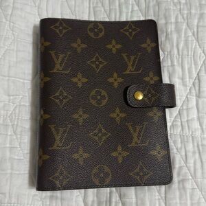 Louis Vuitton medium agenda
